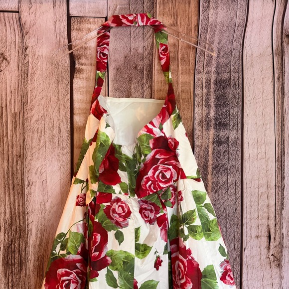 Meshki Floral Midi Dress - Red and Green - Picture 5 of 9